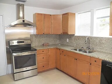 Foto principal - 115 E Chapman Rd
