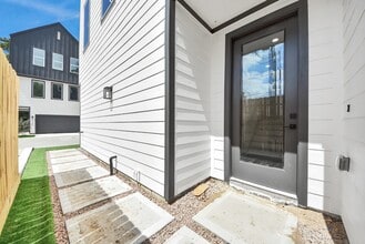 Building Photo - 5318 Kindred Gdn Ln