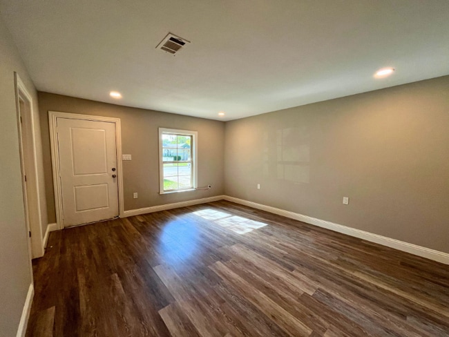 Foto del edificio - 3913 Chenault St