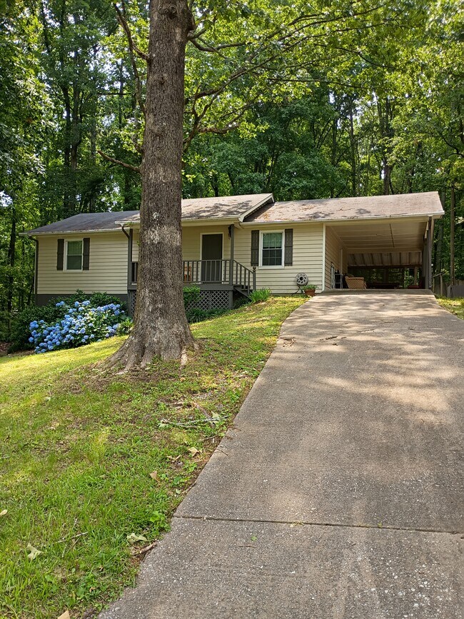 Building Photo - 1279 Alpha Dr