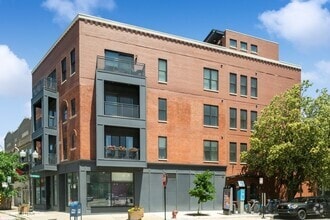 Building Photo - 1924 W Byron St