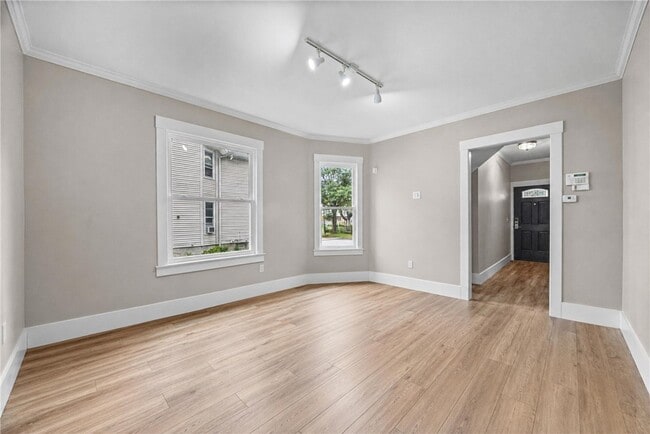 Building Photo - 185 Columbia Ave