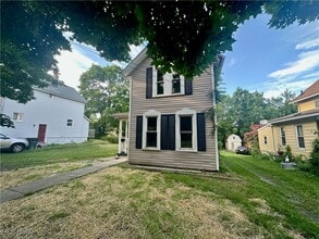 Building Photo - 251 Arch St