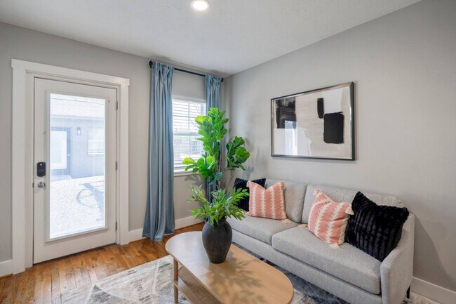 Foto del edificio - 4952 Polk St