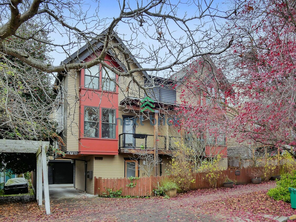 Foto principal - 3 BD/2.5 BA townhome in the heart of Fremont.