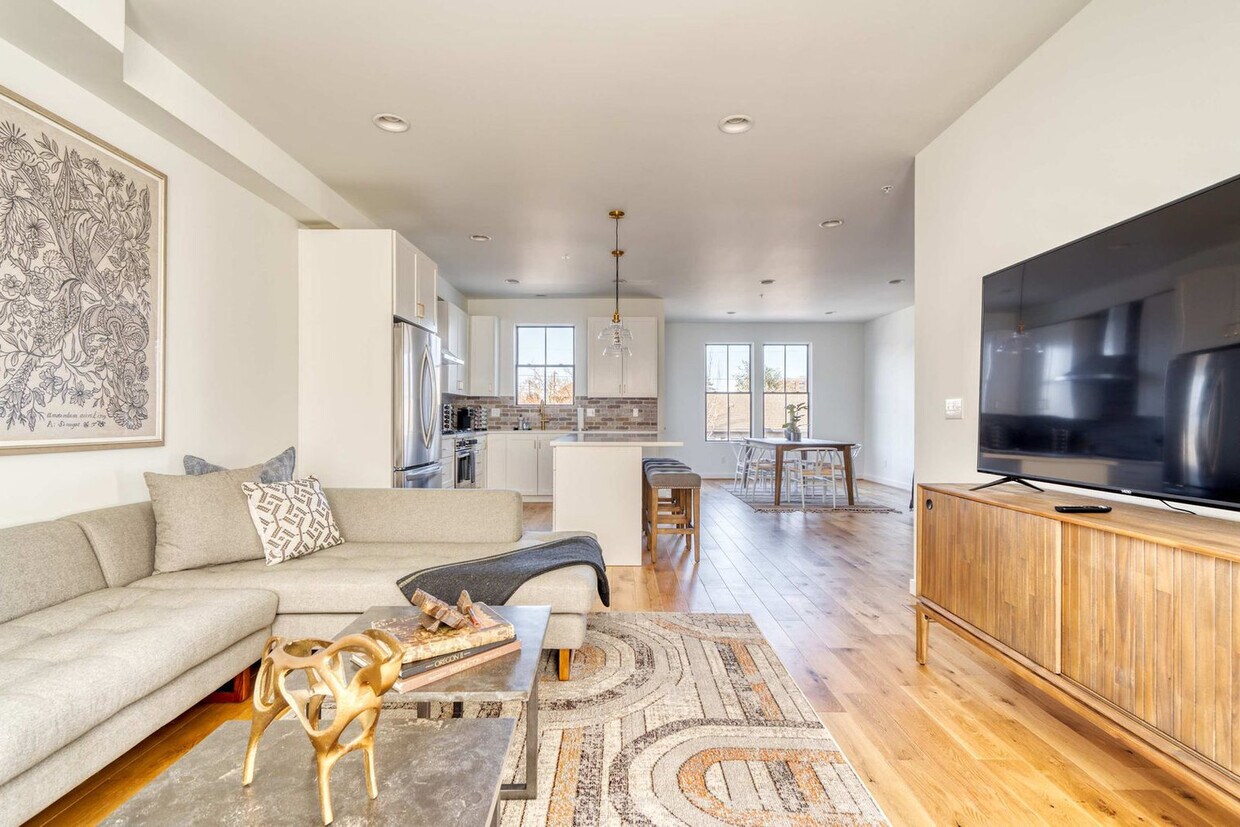 Foto principal - 512 NE 56th Ave