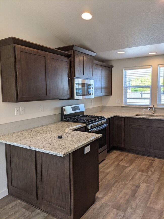 Building Photo - 1540 7th St