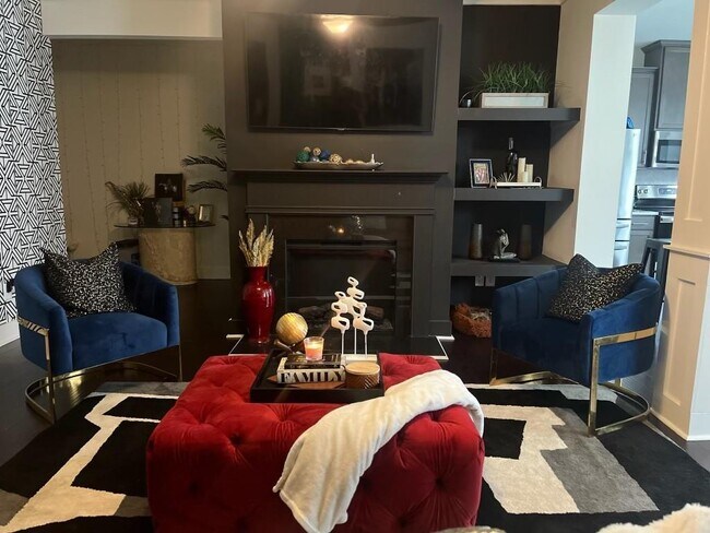 Foto del edificio - 7660 Castle Ave