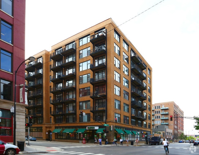 Building Photo - 625 W Jackson Blvd