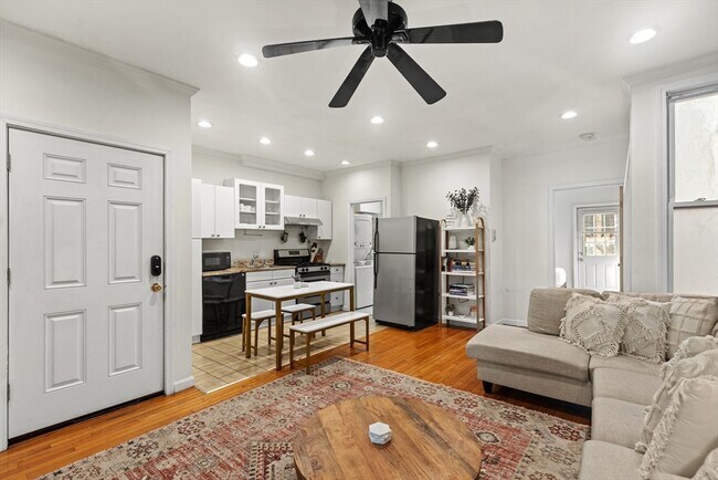 Foto del edificio - 245 W Fifth St