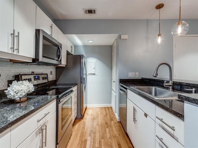 Foto del edificio - 4122 Travis St