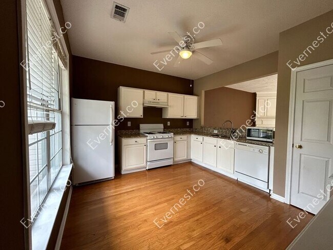 Foto del edificio - 2521 Heyoak Ct