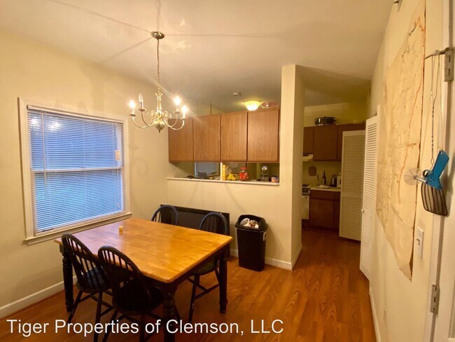 Building Photo - 2 br, 2 bath Room For Rent - 245 Willow Ct