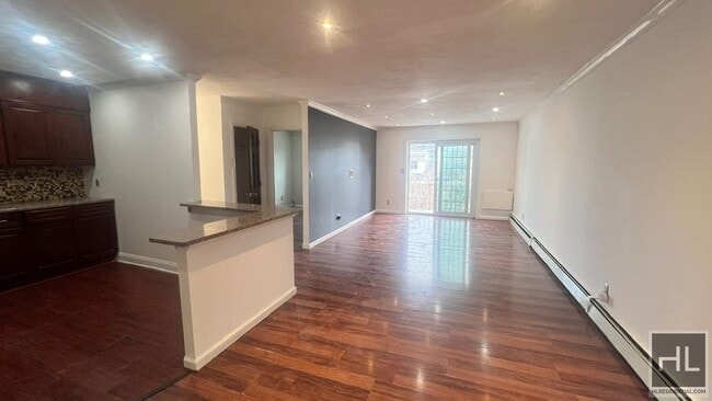 Foto del edificio - 10563 Flatlands 4th St