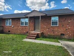 Building Photo - 1718 Windsor Dr