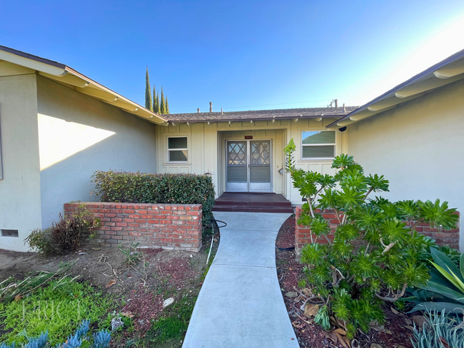 Building Photo - Lovely Upland Home