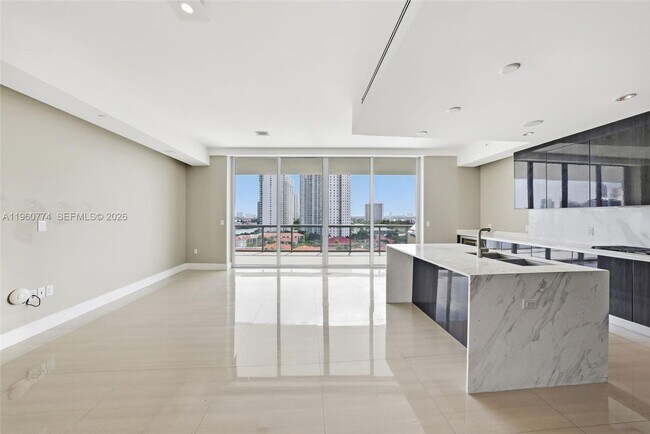 Foto del edificio - 3250 NE 188th St