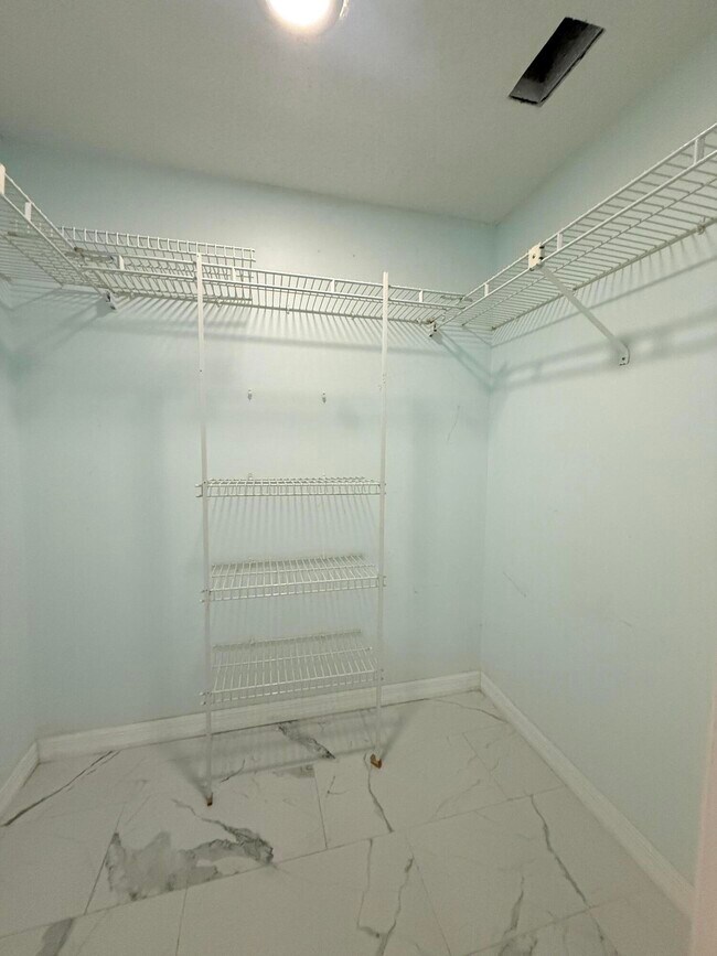 Foto del edificio - 1200 SE Parkview Pl