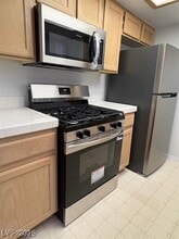 Building Photo - 7100 W Pirates Cove Rd