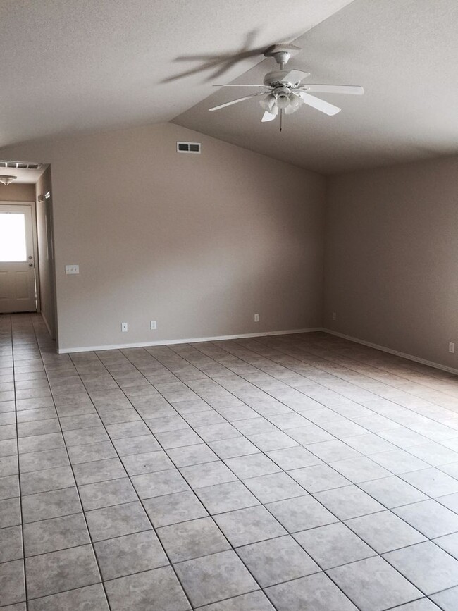 Building Photo - 780 Appleridge Dr