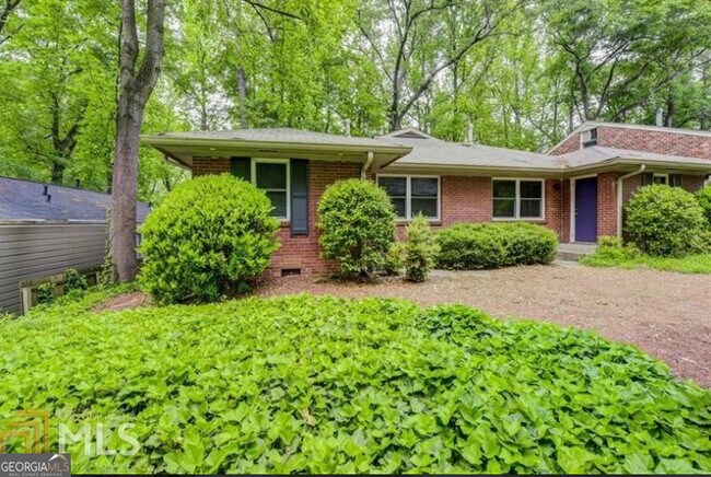 Building Photo - 141 Lindbergh Drive NE