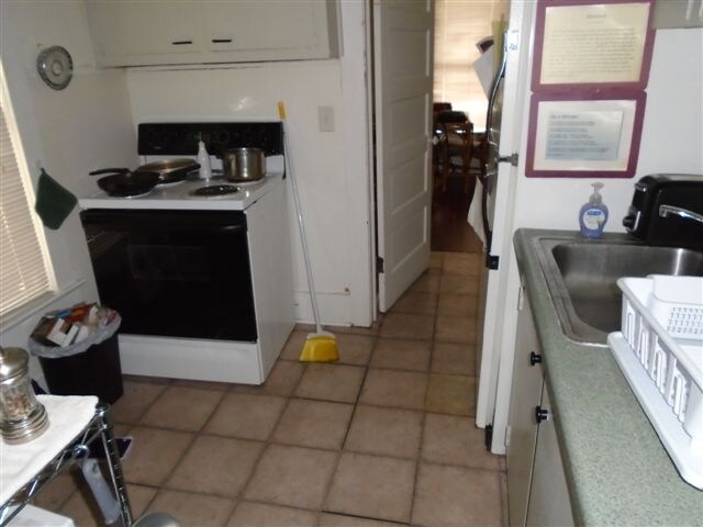 2138-2140 Interior - 2138-2140 Victoria Ave