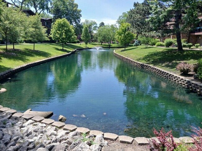 Foto del edificio - 2449 Spring St