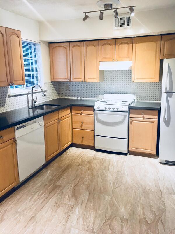 Foto principal - 493 North Highland Avenue Northeast