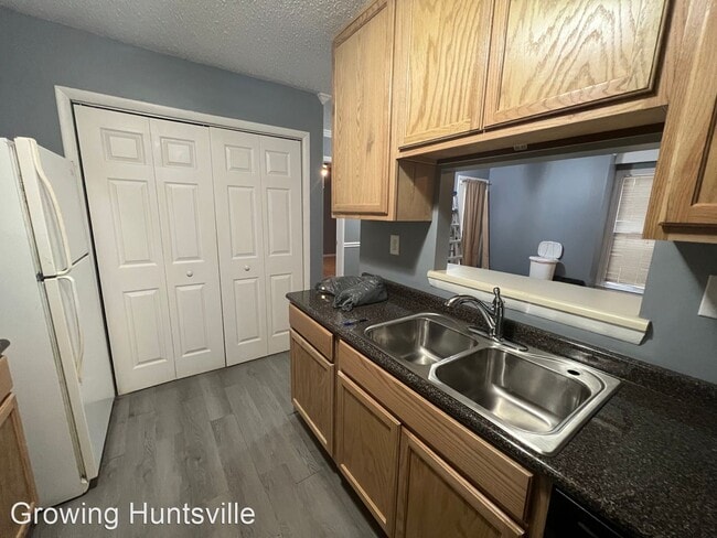 Building Photo - 2 br, 2 bath House - 4918 Seven Pine Circle