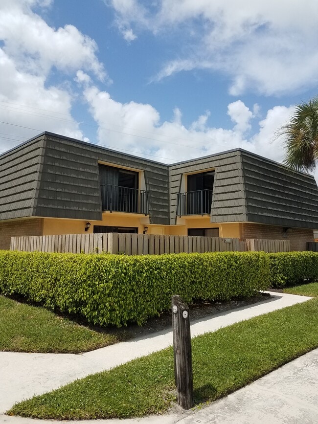Building Photo - 2205 22nd Way