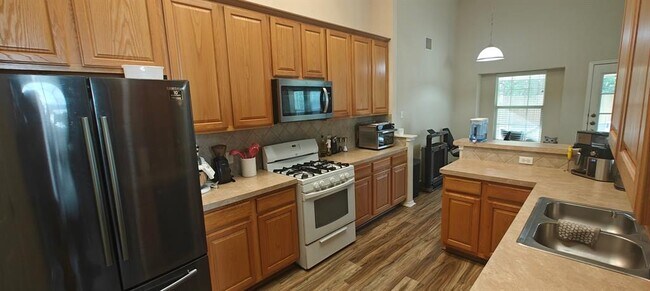 Foto del edificio - 9413 Meyrick Park Trail