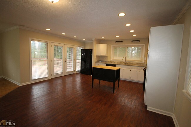 Building Photo - 2517 Chambers Dr
