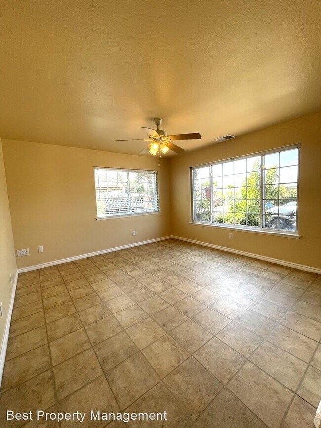 Building Photo - 3 br, 2 bath House - 4716 Portola Dr