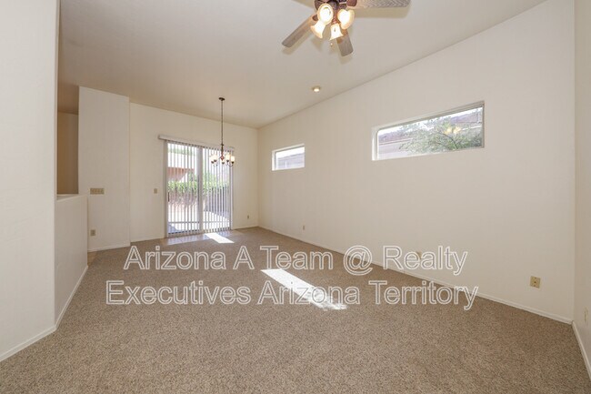 Building Photo - Placita Rio Cabo-7427 E