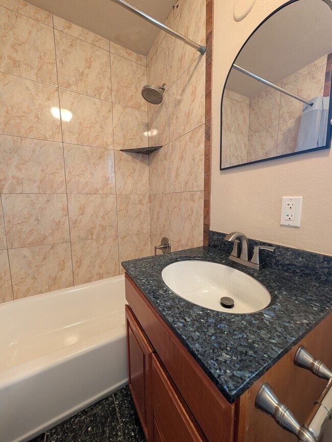 Foto del edificio - 7231 Lockwood St