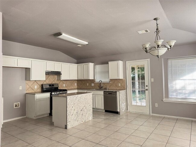 Building Photo - 1412 Vanilla Bean Dr