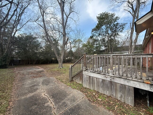 Foto del edificio - ** 3 Bed 2 Bath Located beside Huntingdon ** Call 334-366-9198 to schedule a self tour