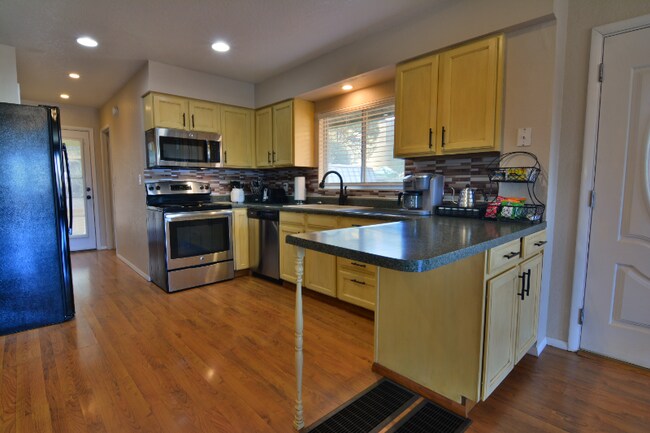 Foto del edificio - 909 N Matterhorn Rd