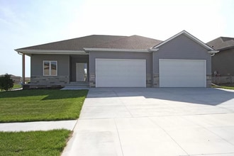 Building Photo - 9710 Balkan Ave