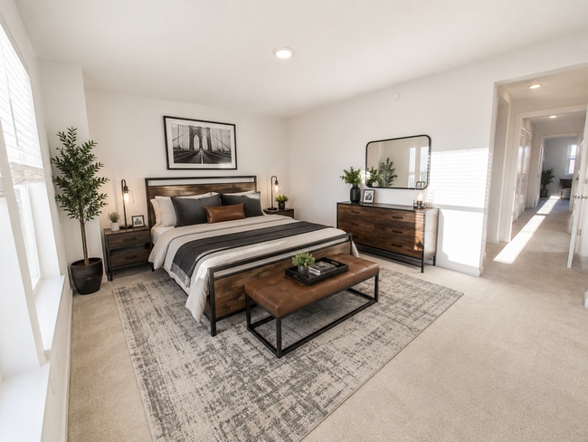 Building Photo - Newer Townhouse in Ideal North Gate Location!