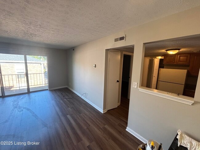Building Photo - 404 N Hite Ave