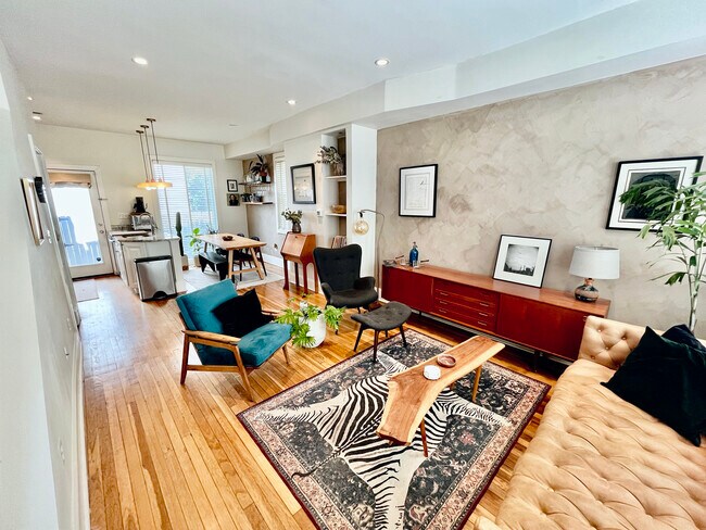 Photo - 136 16th St NE House