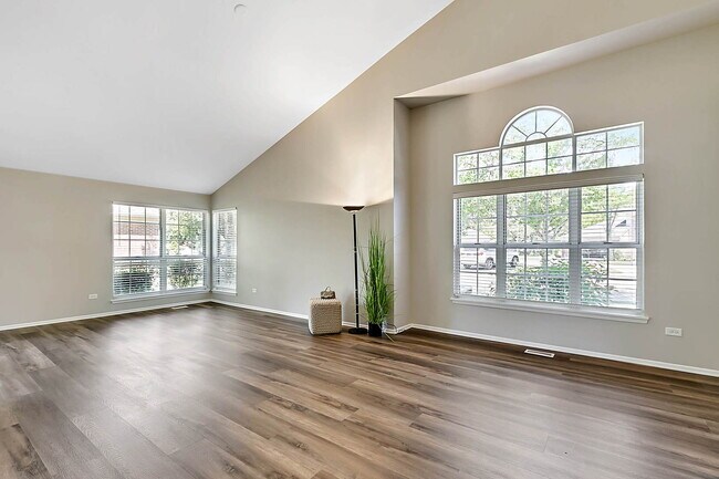 Building Photo - 371 Ashford Cir