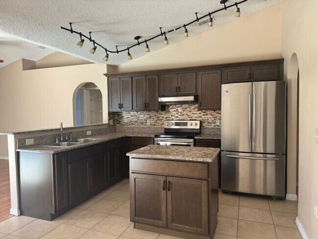 Foto del edificio - 3/2/2 Pool Home Available for rent!