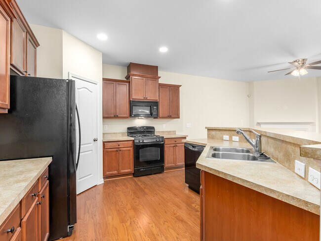 Foto del edificio - 533 Panorama Park Pl