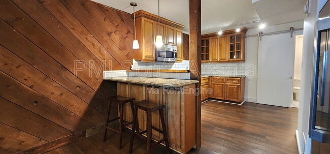 Foto del edificio - 6584 Walker Rd