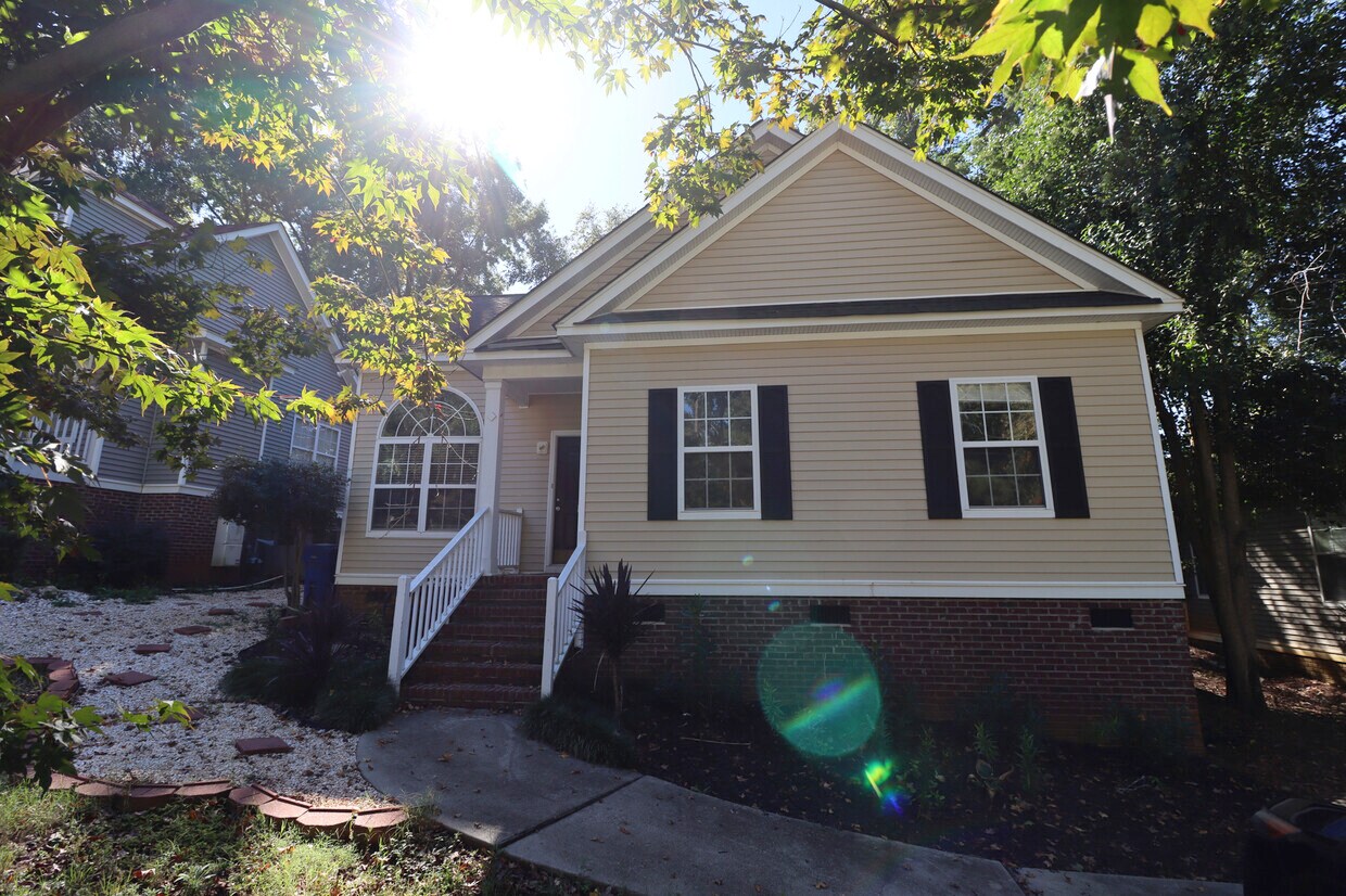 Primary Photo - 116 Westwood Ave