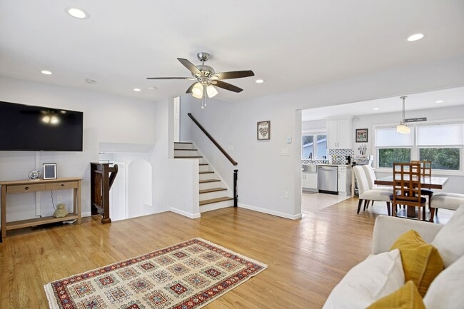 Building Photo - 82 Eaton Pl
