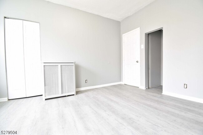 Foto del edificio - 705 E 25th St