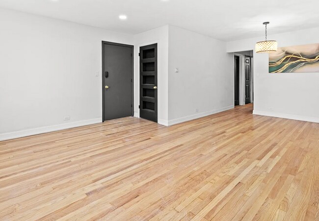 Foto del edificio - 7508 W Devon Ave